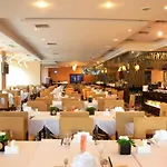 Holiday Inn Triumphal
