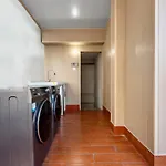 Jintai Hotel -Guangzhou South Building International Electronics City Yide Road Subway Station Store
