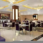 Vienna Hotel Guangzhou Huadu Sunac Cultural Tourism City Shiling