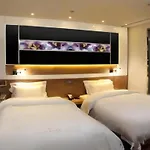 Lavande Hotel Guangzhou Financial City Tianhe Park Metro Station