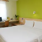 7 Days Inn Guangzhou Xinshi Baixin Plaza