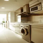 Private Enjoy Home Apartment - Stanley R&F Apartment