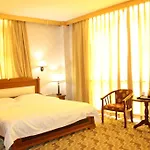 Super 8 Hotel Guangzhou Baiyun Airport Subway Station Inn
