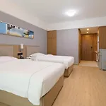 Guangzhou Xinghui International Apartment