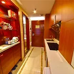 East International Apartment Yi De Road Metro Station Branch