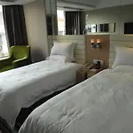 Super 8 Hotel Guangzhou San Yuan Li