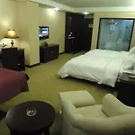 Rich Hotel