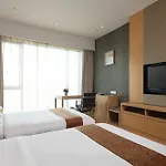 Yicheng Apartment Pazhou Poly World Center