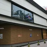 Yoyo International Apartment