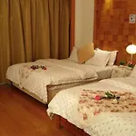 Lingnaying Business Apartment