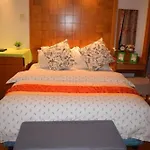 Lingnaying Business Apartment