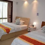 Lingnaying Business Apartment