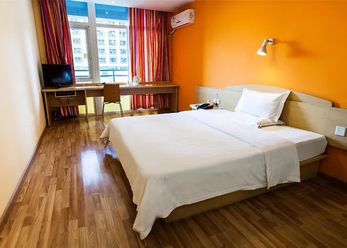 7Days Inn Guangzhou South Railway Station Huijiang Subway Station