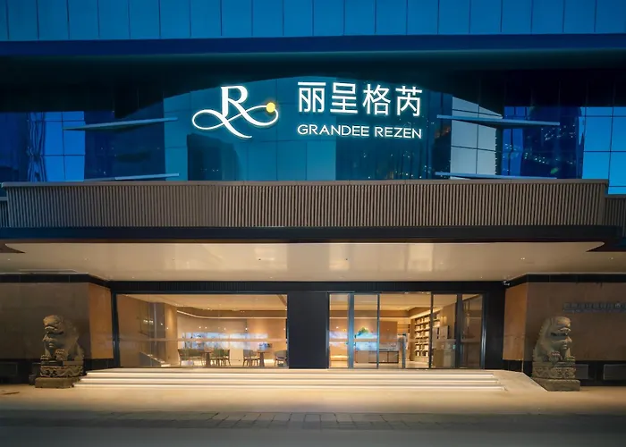 Grandee Rezen - Taikoo Hui Plaza Shipaiqiao Metro Station