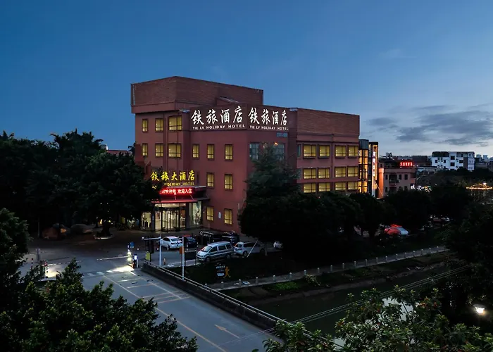 Iron Travel Hotel