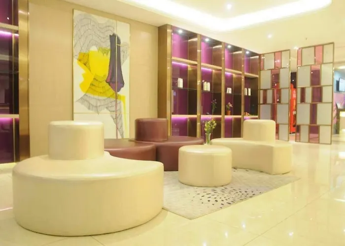 Lavande Hotels Guangzhou Fangcun Huadiwan Metro Station