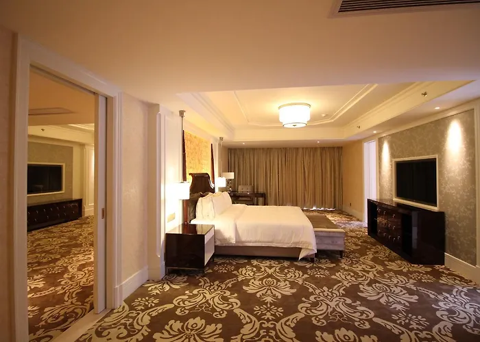 Lake Piedmont International Hotel