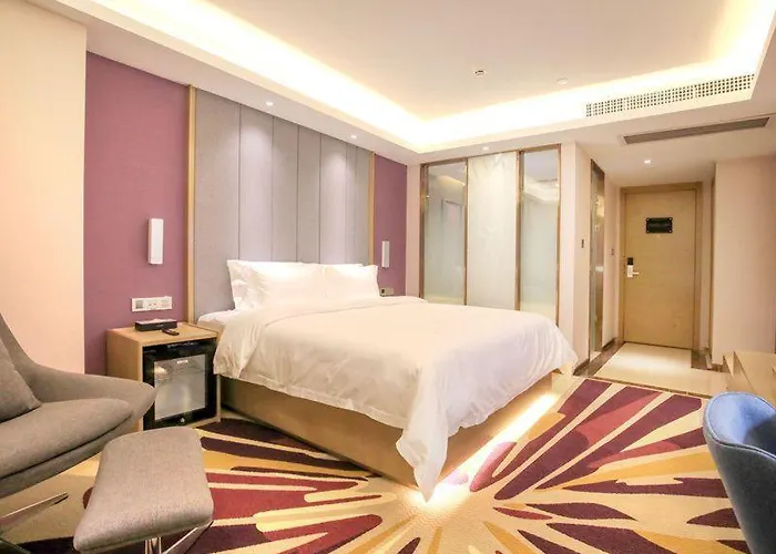 Lavande Hotels-Foshan Bijiang Light Rail Country Garden Headquarters