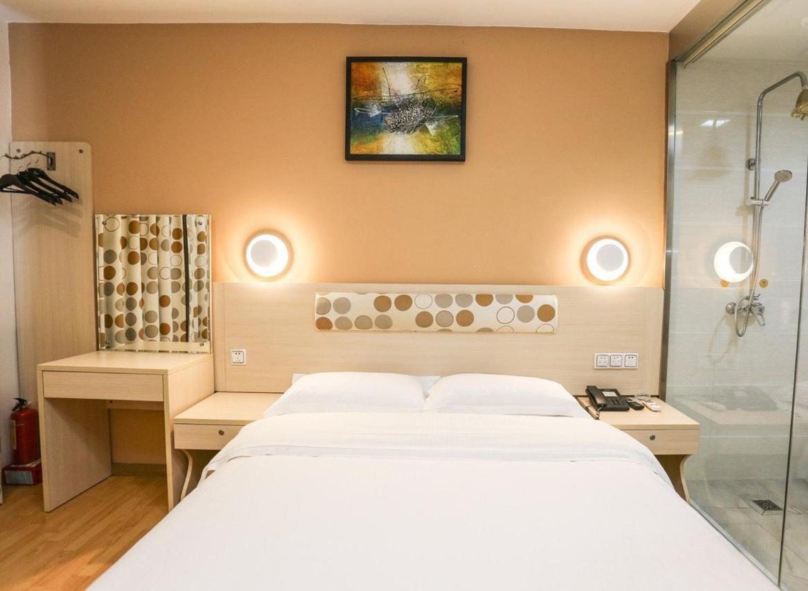 Hotel The Harbour 3*