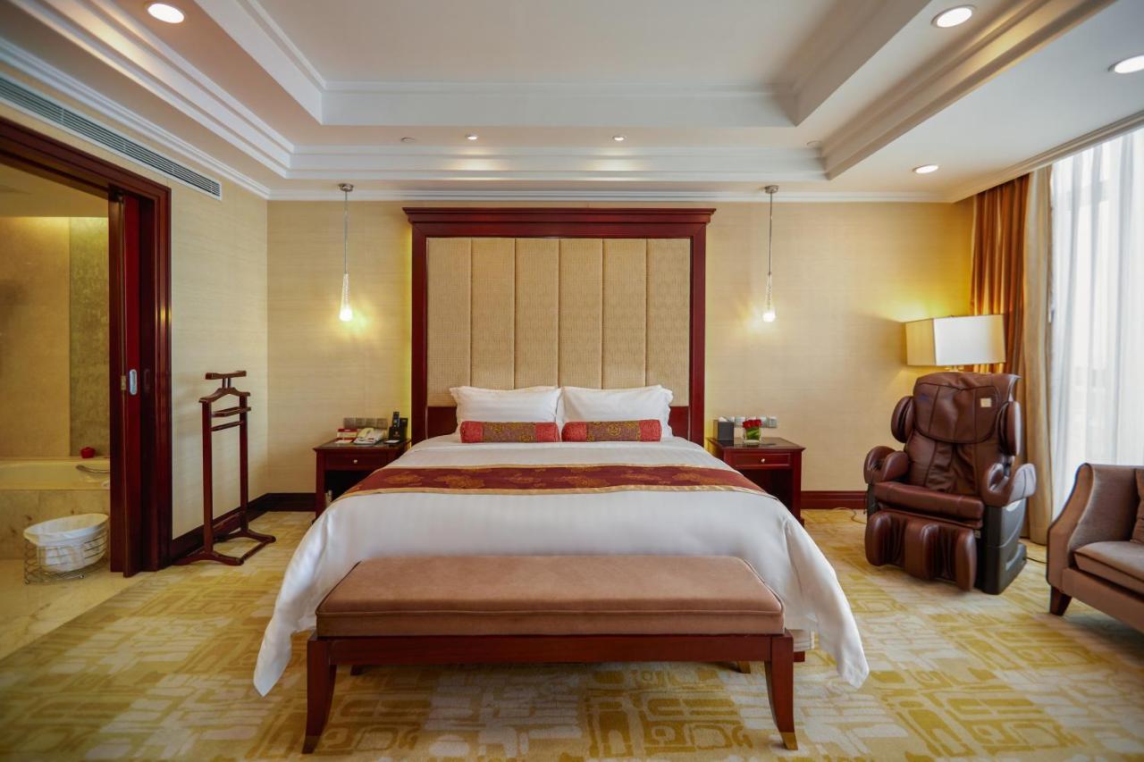 Hotel Soluxe - Overseas Buyers Registration Service&canton Fair Free Shuttle Bus 15 Apr To 05 5*
