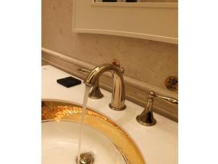 Yuehai Hotel 3*
