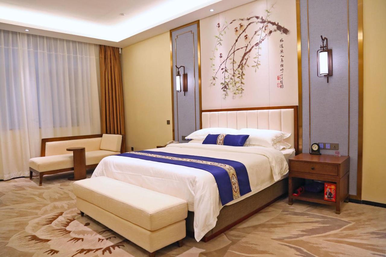 Guangdong Yingbin Hotel-free Fair Shuttle Bus Hotel