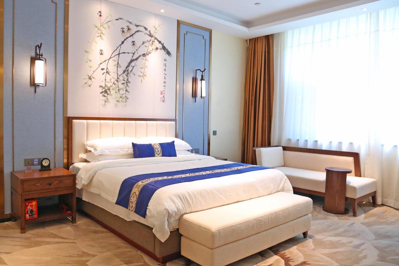 Guangdong Yingbin Hotel-free Fair Shuttle Bus 4*