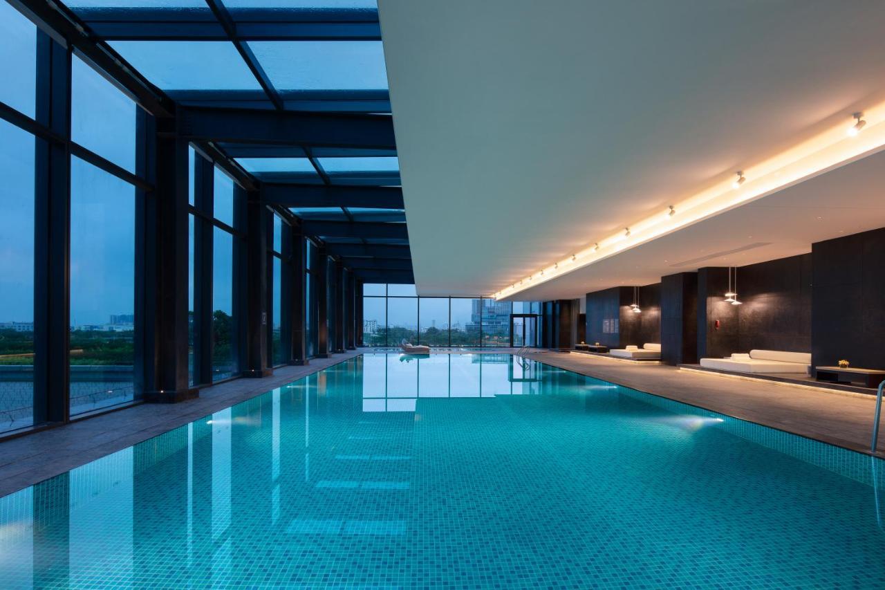 Crowne Plaza Foshan Nanhai - An Ihg -free Fair Shuttle Bus &live Music Performance Hotel 5*