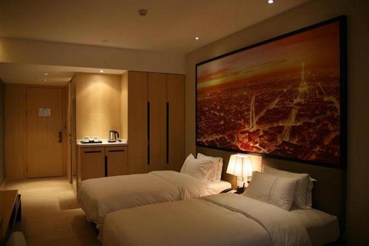 J-hotel Hotel