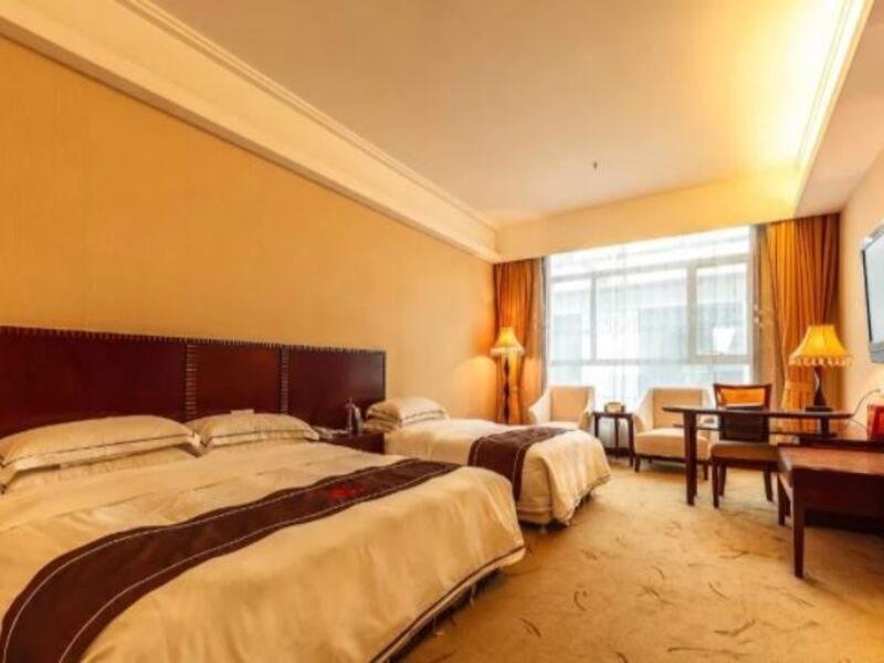 Yifeng Hotel