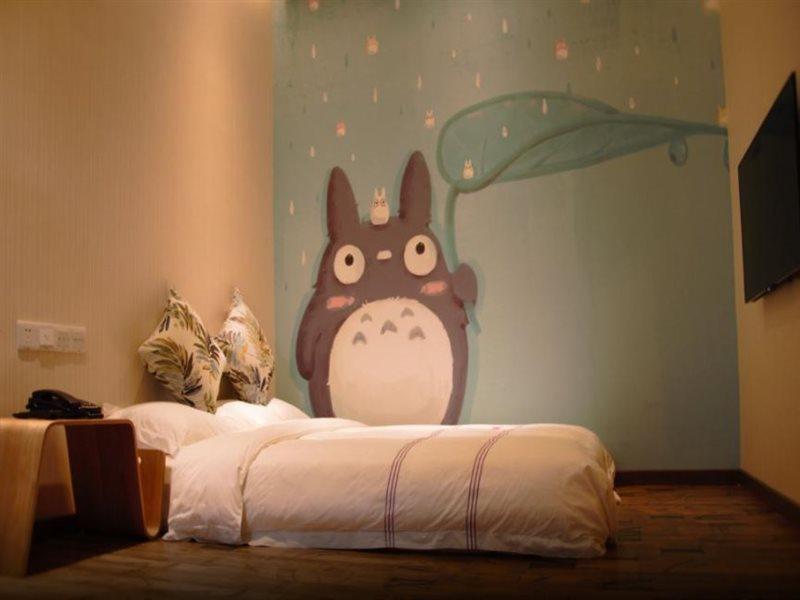 J Town Hotel 3*