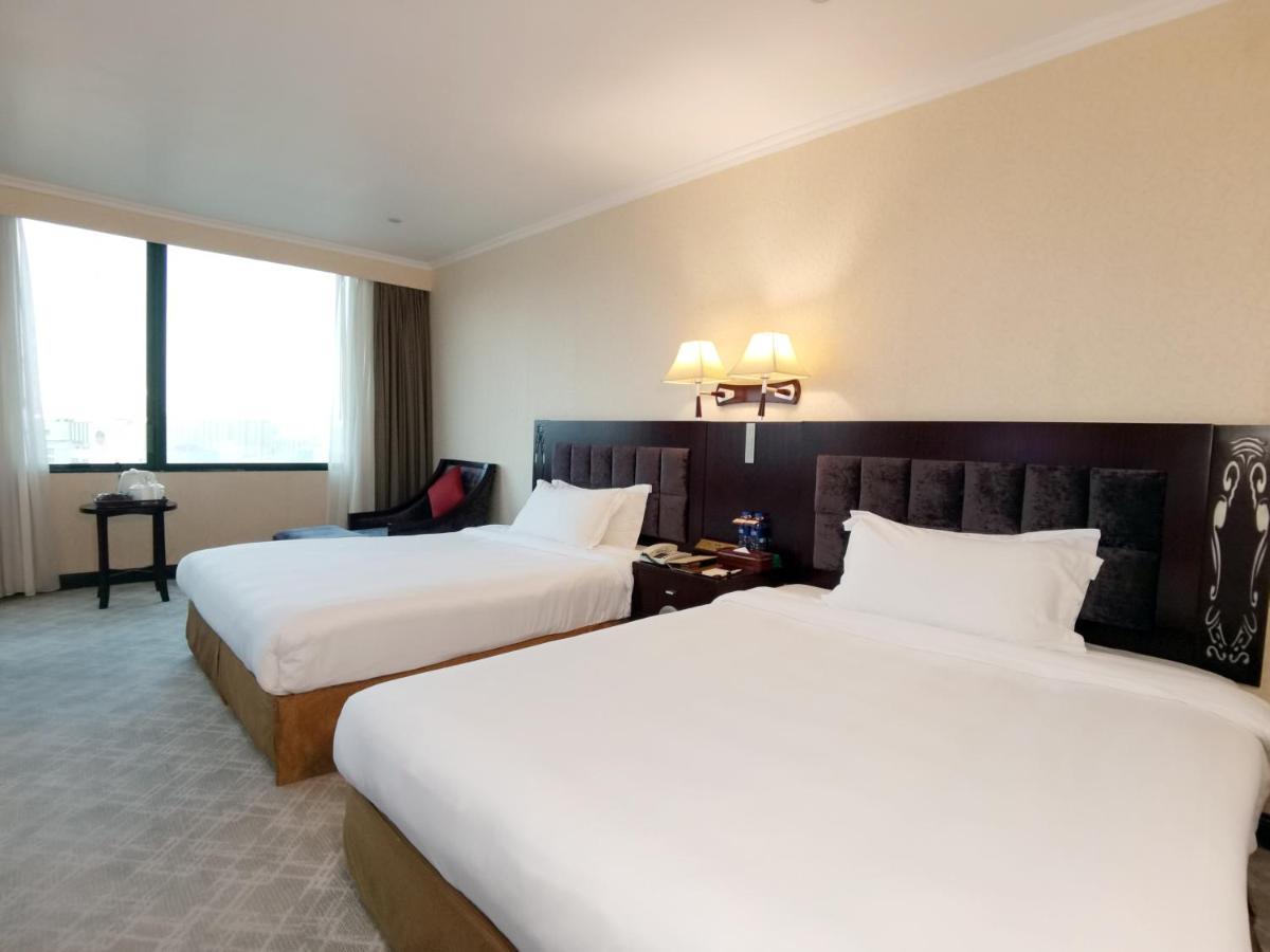 Majestic Hotel 4*