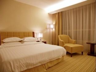 Long Zhou Grand Hotel 4*