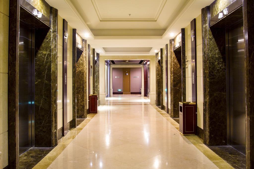 Tamrac International Apartment