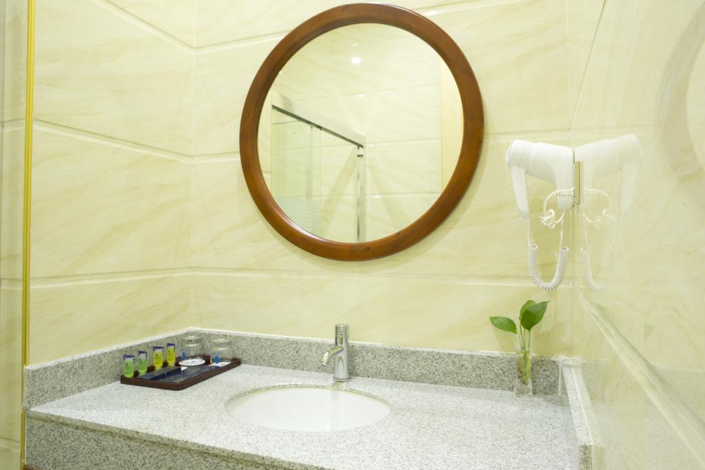 Huang Sheng Tongde Branch 3*