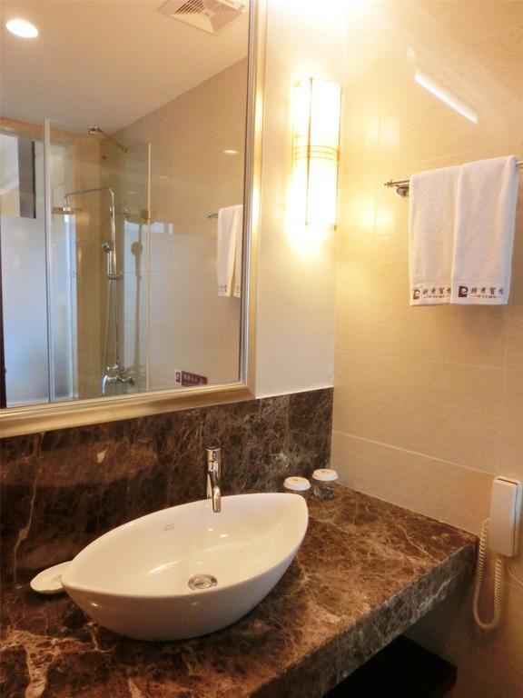 Hotel Yue Xiu 4*