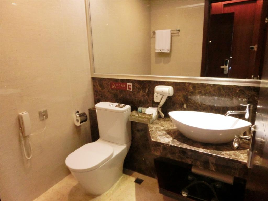 Yue Xiu 4*