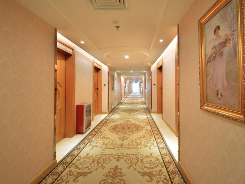 Vienna Nanhu Park Hotel
