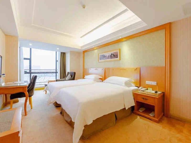 Vienna Panyu Dashi Qiao Hotel 3*