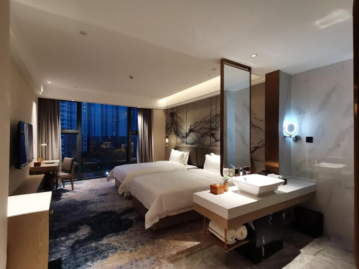 Paco Jinfeng Metro - Free Shuttle Bus For Fair Hotel 4*