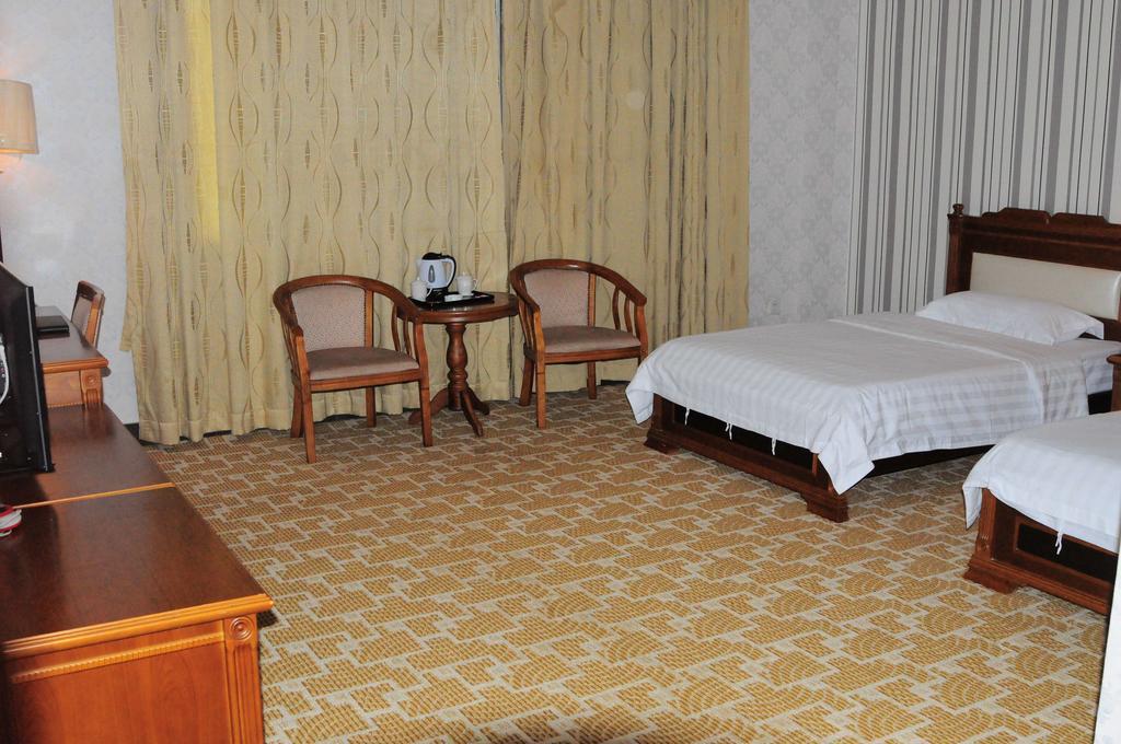 Super 8 Hotel Guangzhou Baiyun Airport Subway Station Inn Hotel