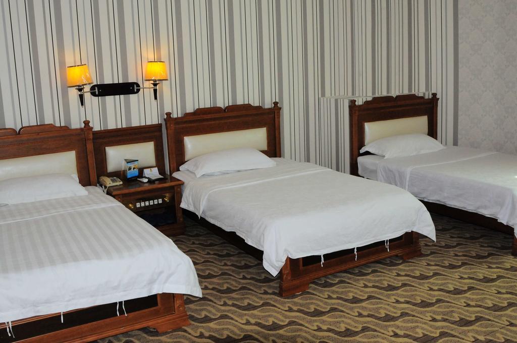 Super 8 Hotel Guangzhou Baiyun Airport Subway Station Inn Hotel