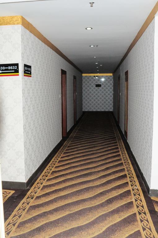 Super 8 Hotel Guangzhou Baiyun Airport Subway Station Inn Hotel 3*