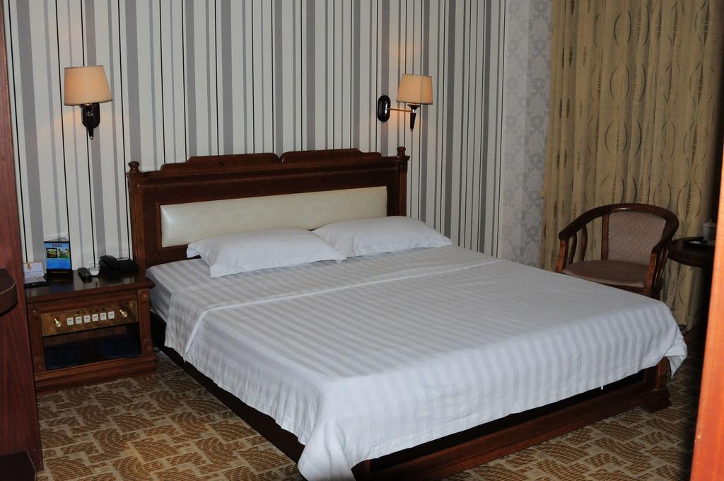Hotel Super 8 Hotel Guangzhou Baiyun Airport Subway Station Inn 3*