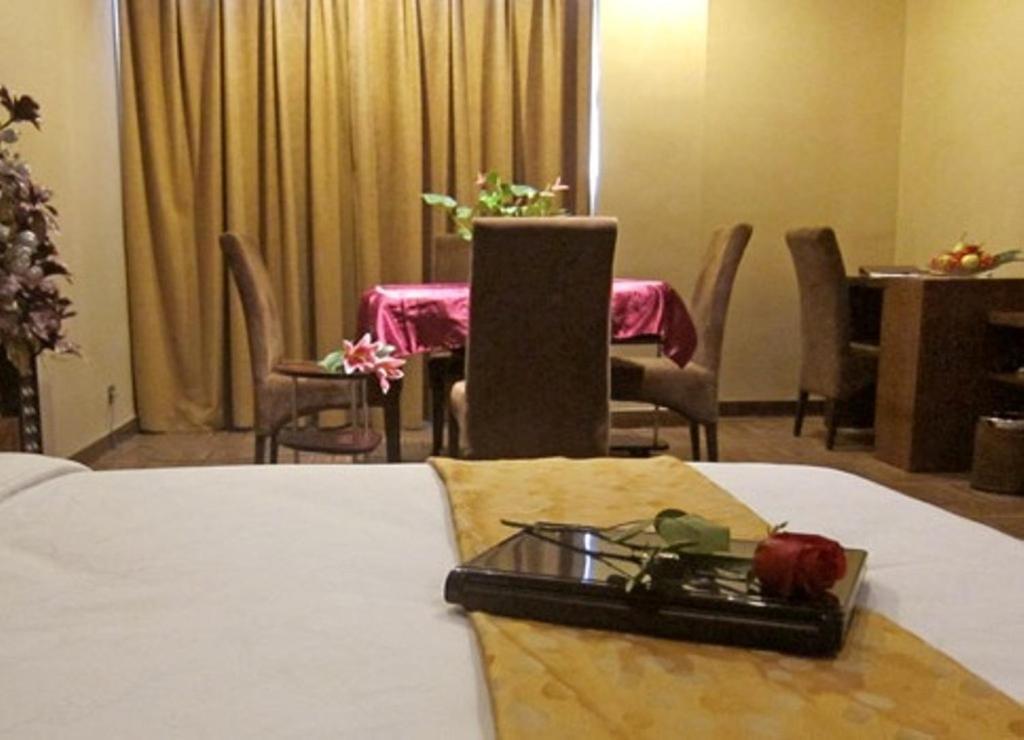 Hotel Junyi Sunshine 4*