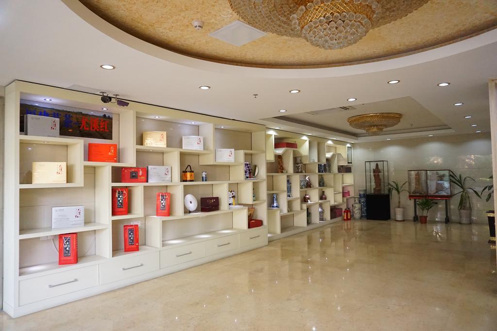 Guangdong Oversea Chinese Hotel 2*