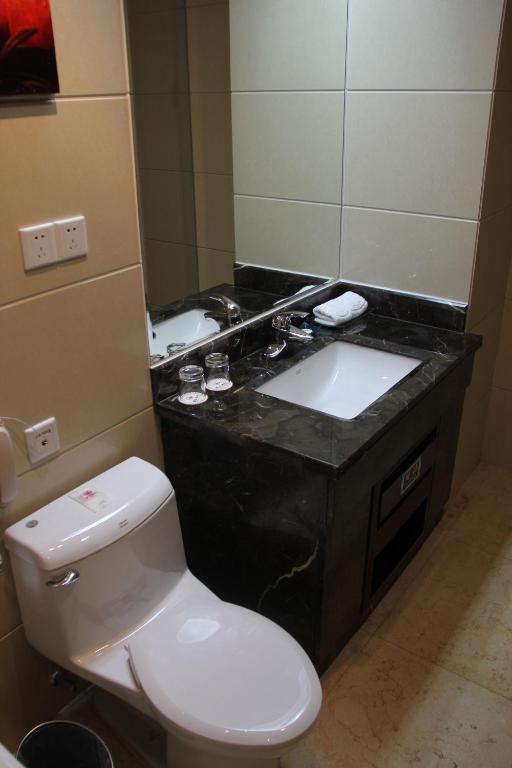 Hotel Yifeng 3*