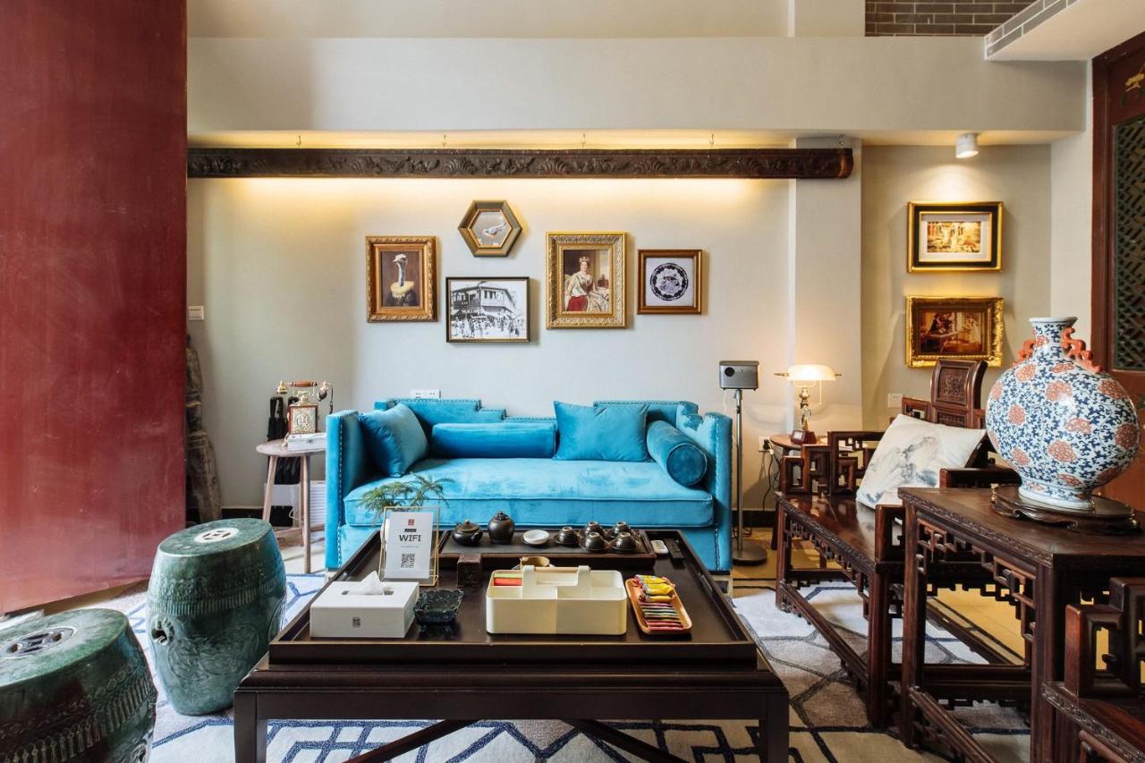 Locals Apartment: Liwan District Near Changshoulu Metro Apartment Guangzhou