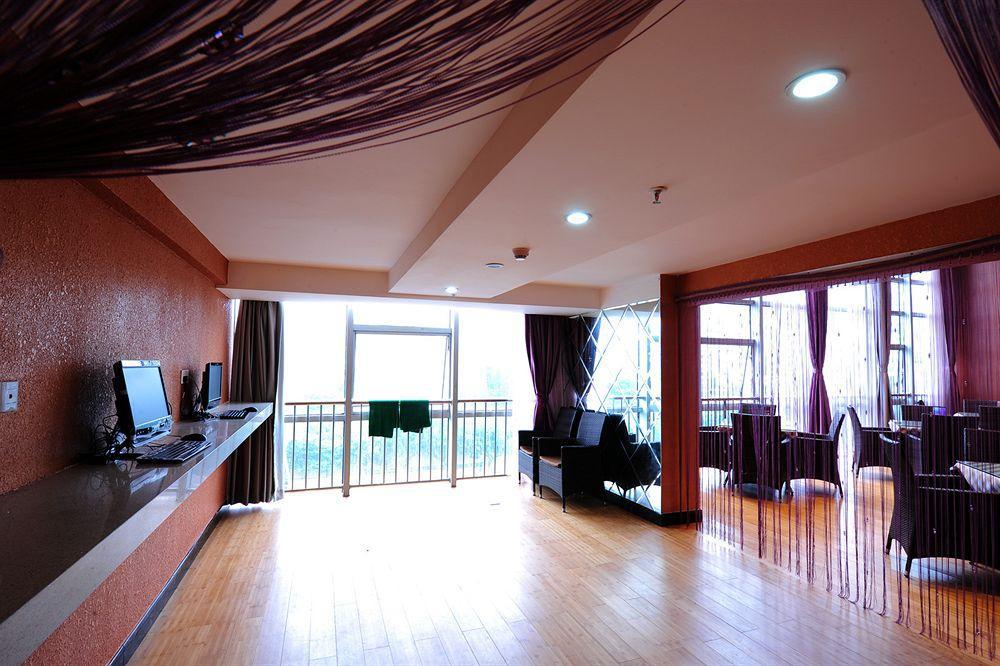 Spring Time Hotel 3*
