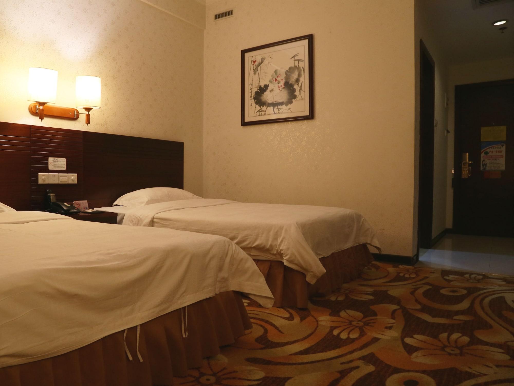 Pa Zhou Plaza Hotel